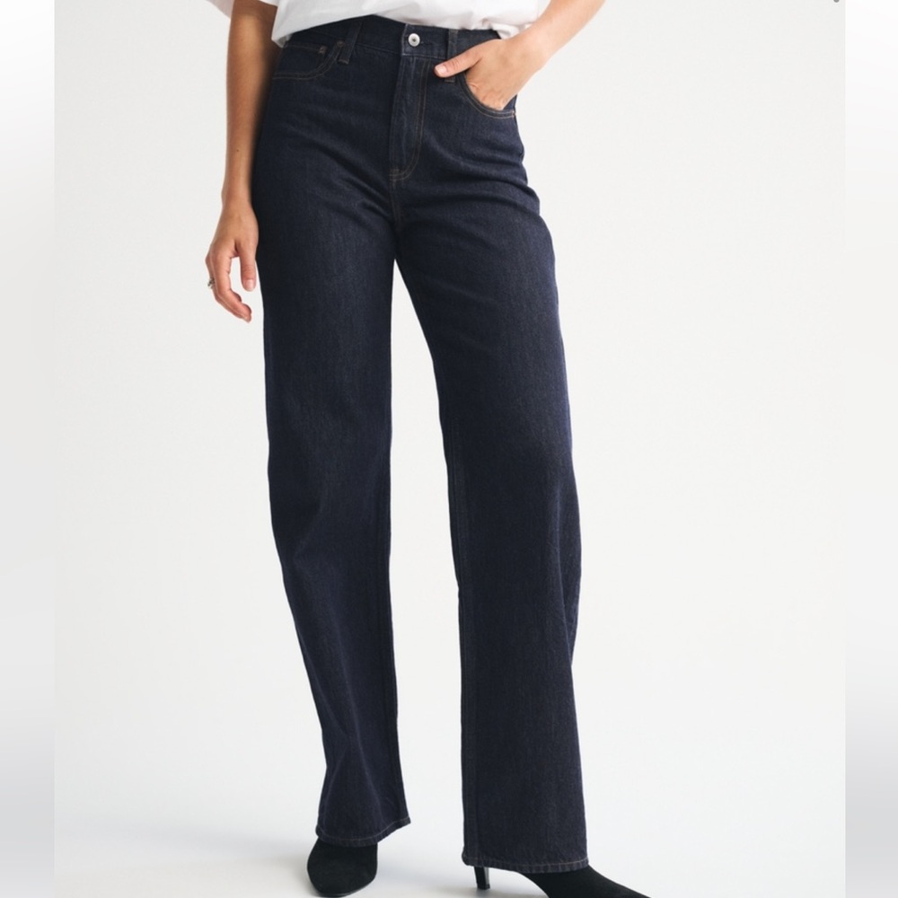 EUC Abercrombie & Fitch Curve Love High Rise Loose Jeans | Sz 32 R | like new